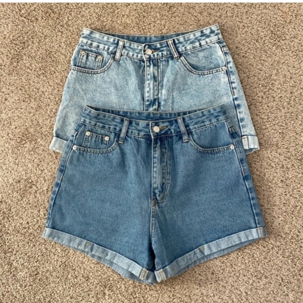 Bundle of 2 shorts size 6